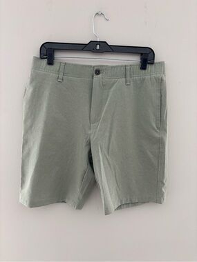 Under Armour Men's Olive Green Flat Front Shorts Performance Golf Casual Shorts